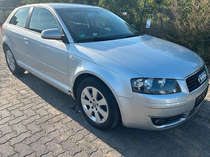 Silber Gebraucht 2005 Audi A3 Ambition Limousine | 1.500 € (Superpreis) - Bild 1/4