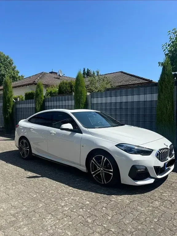 Gebraucht BMW 218 M Sport 150 PS (110 kW) 2020 Weiß Coupé