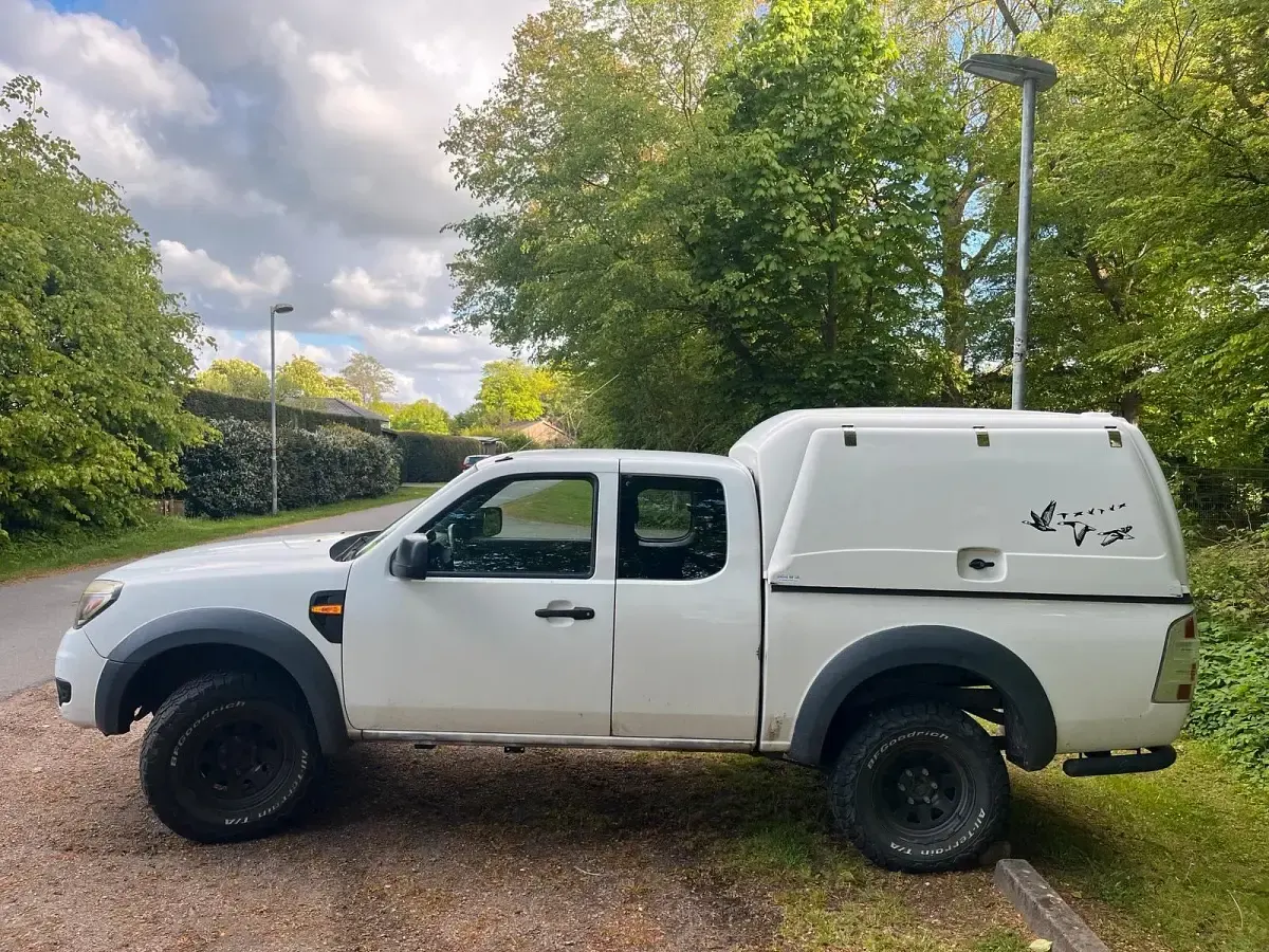 Gebraucht Ford Ranger 143 PS (105 kW) 2010 Weiß Pickup