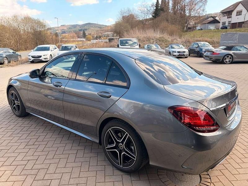 Gebraucht Mercedes C300 AMG line 258 PS (189 kW) 2019 Selenitgrau Limousine