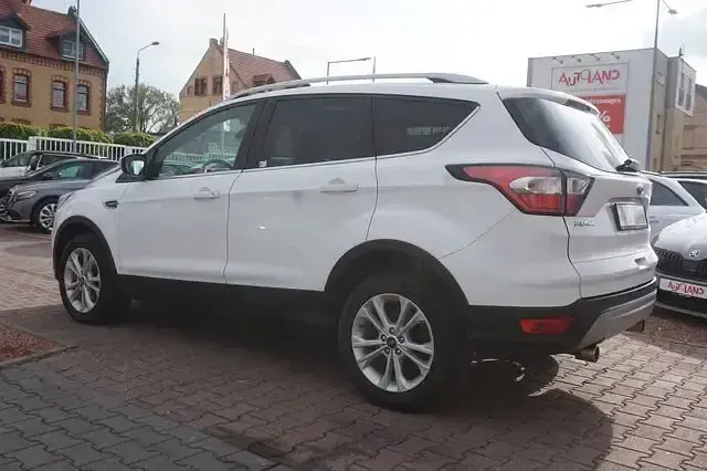 Gebraucht Ford Kuga 150 PS (110 kW) 2017 Weiß SUV