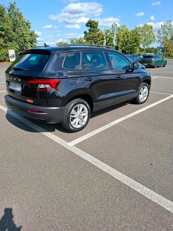 Gebraucht Skoda Karoq 150 PS (110 kW) 2021 Schwarz SUV