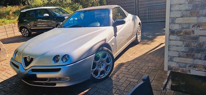 Gebraucht Alfa Romeo Spider 150 PS (110 kW) 2001 Silber Cabrio