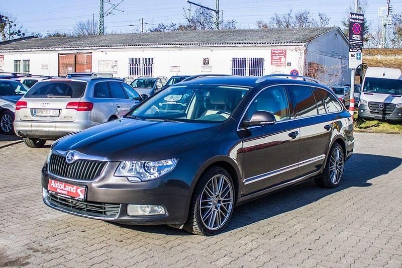 Gebraucht Skoda Superb Elegance 260 PS (191 kW) 2010 Braun Kombi