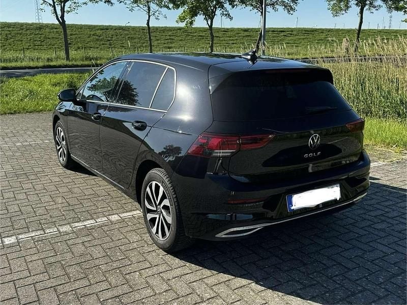 Gebraucht VW Golf VIII 131 PS (96 kW) 2023 Schwarz Limousine