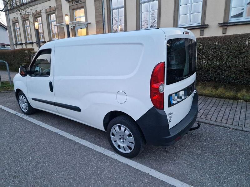 Gebraucht Fiat Doblò 101 PS (74 kW) 2012 Weiß Van / Kleinbus