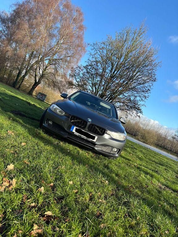 Gebraucht BMW 318 Performance 143 PS (105 kW) 2013 Grau Kombi