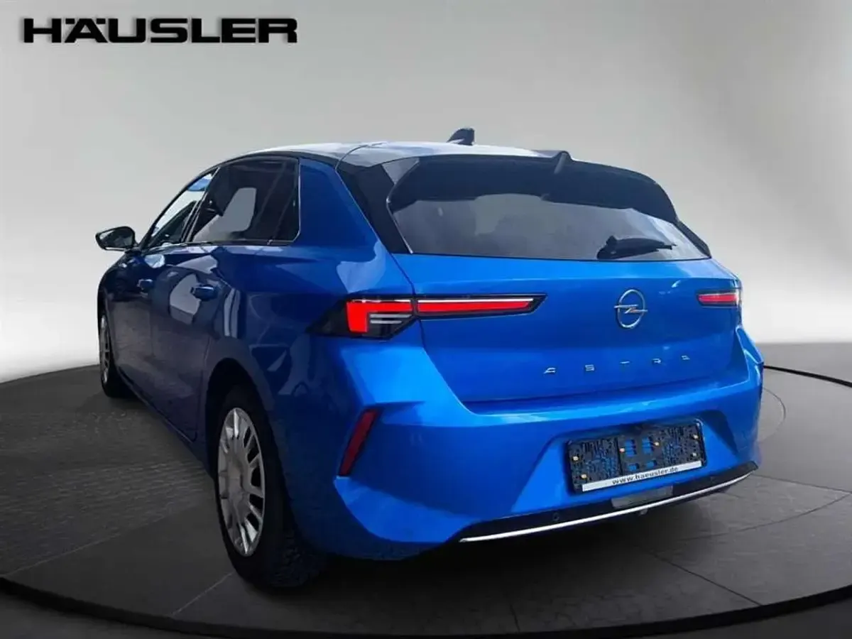 Gebraucht Opel Astra 131 PS (96 kW) 2023 Kobalt blau/vertigo blau Limousine