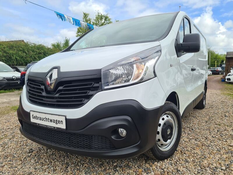 Weiß Gebraucht 2019 Renault Trafic Komfort Van | 10.250 € (Teuer) - Bild 1/4