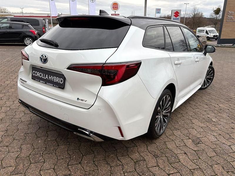 Gebraucht Toyota Corolla Basis 140 PS (102 kW) 2024 Weiß Limousine