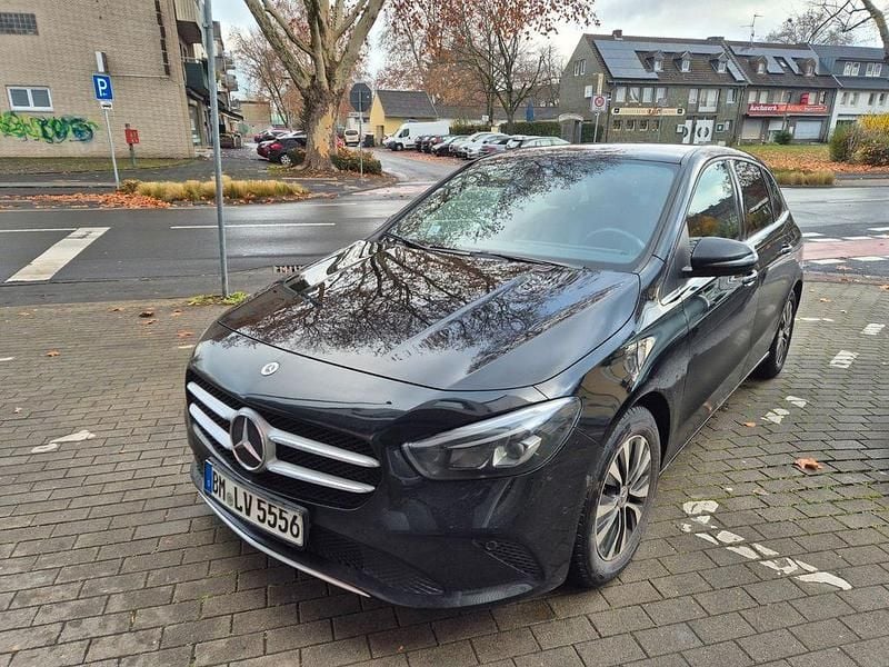 Schwarz Gebraucht 2021 Mercedes 200 Limousine | 9.500 € (Superpreis) - Bild 1/4