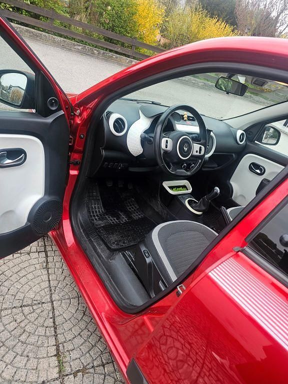 Używany Renault Twingo Experience 71 KM (52 kW) 2016 Czerwony Hatchback