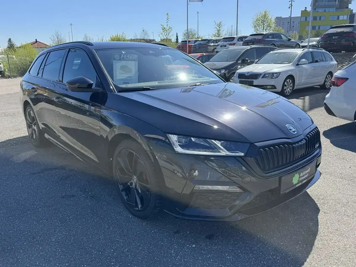 Gebraucht Skoda Octavia RS 200 PS (147 kW) 2023 Black magic perleffekt Kombi