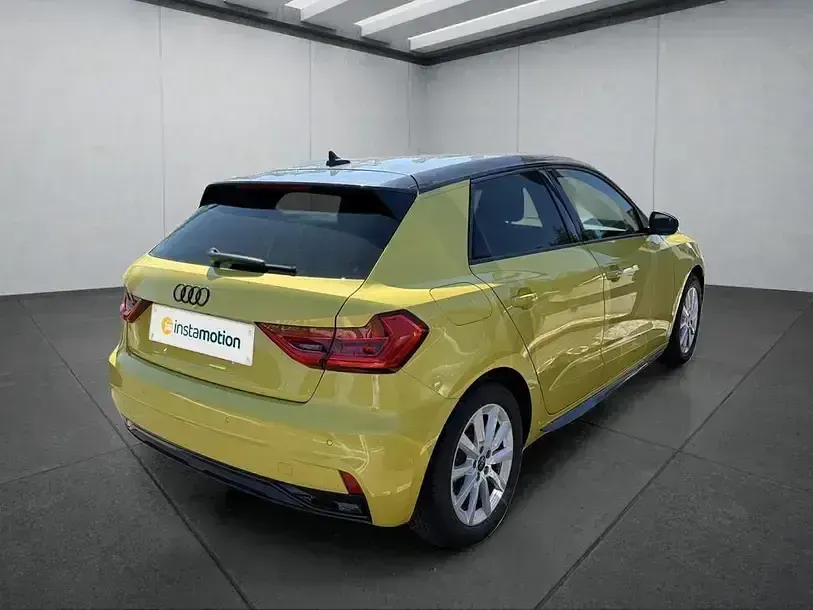 Usata Audi A1 110 CV (80 kW) 2023 Grigio SUV