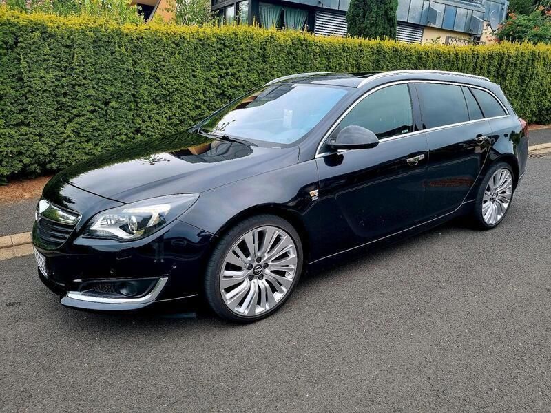 Schwarz Gebraucht 2016 Opel Insignia OPC Kombi | 12.499 € (Teuer) - Bild 1/4