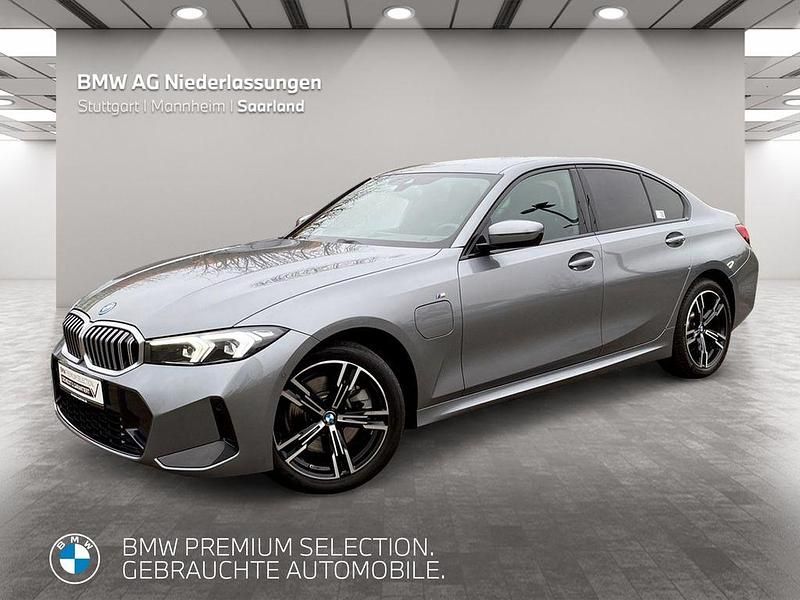 Grau Gebraucht 2025 BMW 330e M Sport Limousine | 49.770 € (Superpreis) - Bild 1/4