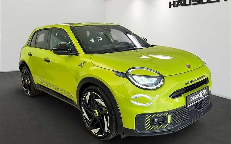 Neu Abarth 600e Scorpionissima 207 kW (282 PS) 2025 Grün SUV