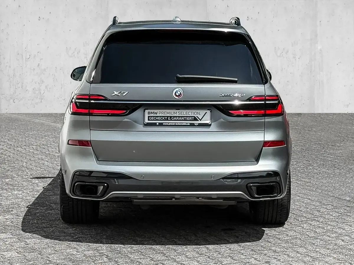 Gebraucht BMW X7 M Sport 360 PS (264 kW) 2023 Silber SUV