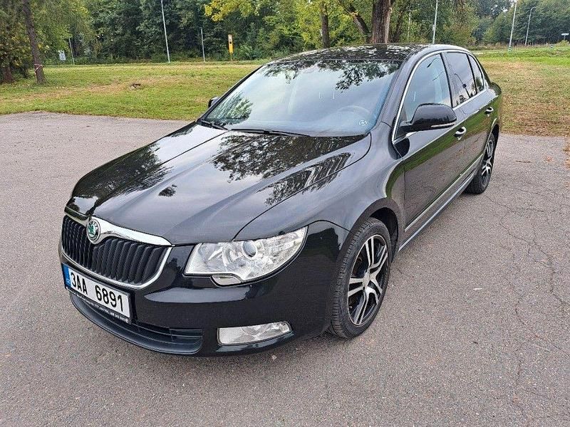 Schwarz Gebraucht 2010 Skoda Superb Comfort Limousine | 4.800 € (Fairer Preis) - Bild 1/4