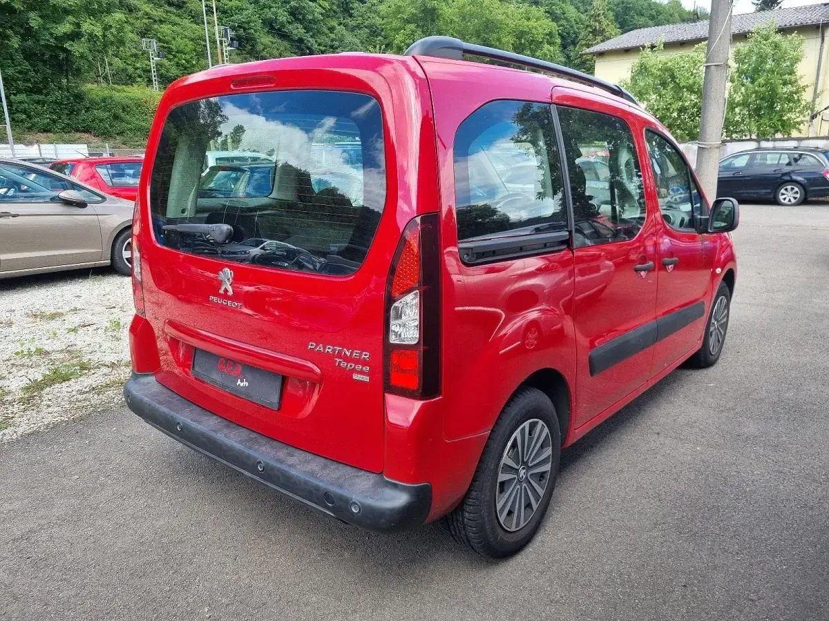 Gebraucht Peugeot Partner 2013 Rot Van / Kleinbus