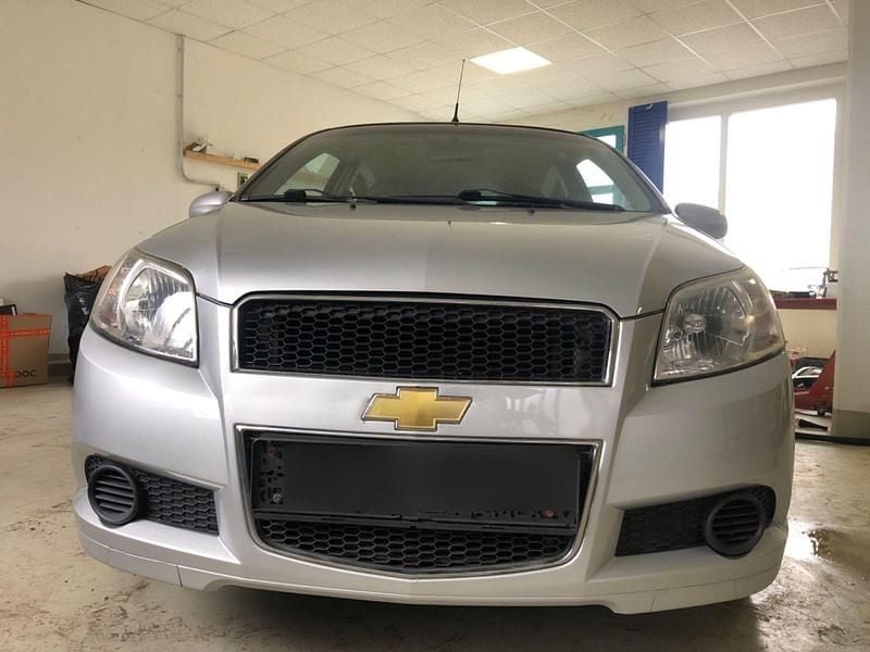 Gebraucht Chevrolet Aveo 84 PS (61 kW) 2009 Silber Limousine