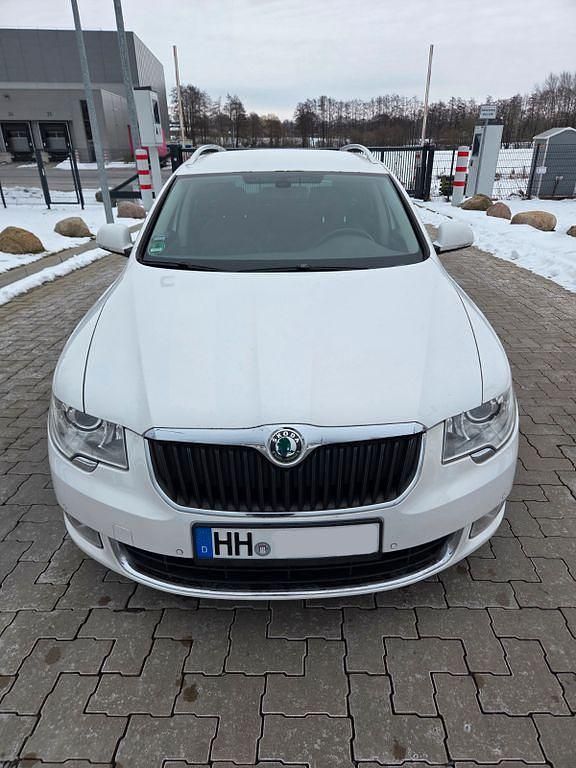 Gebraucht Skoda Superb Elegance 160 PS (117 kW) 2009 Weiß Kombi