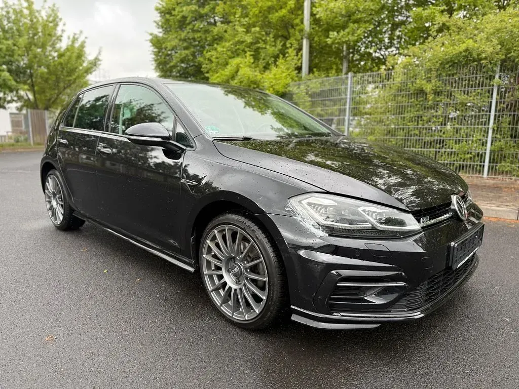 Second-hand VW Golf VII Highline 150 CP (110 kW) 2018 Negru Berlinǎ