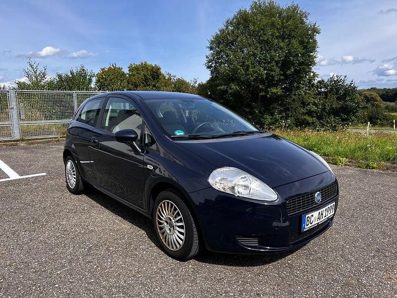 Blau Gebraucht 2007 Fiat Punto Active Kleinwagen | 1.990 € (Fairer Preis) - Bild 1/4