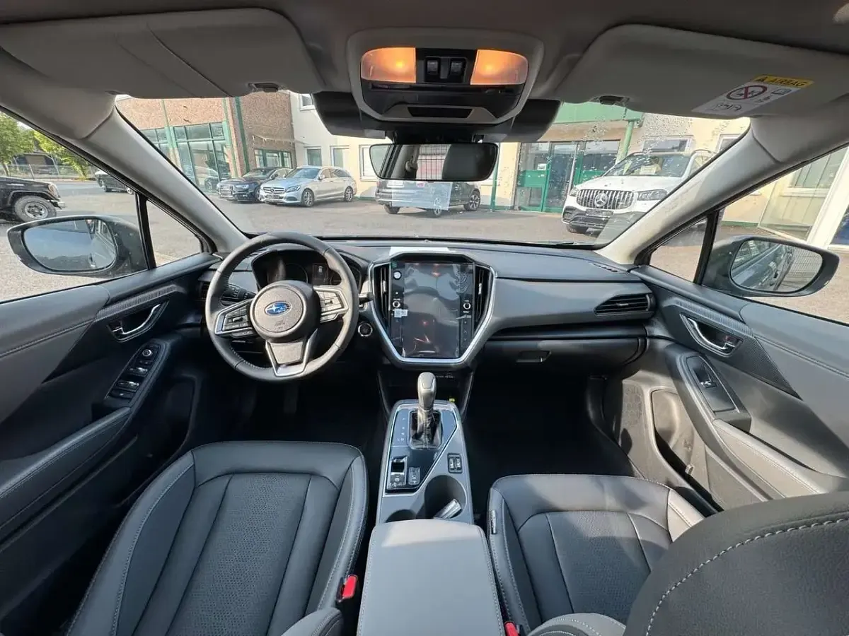 Neu Subaru Crosstrek Premium 136 PS (100 kW) 2025 Grau SUV