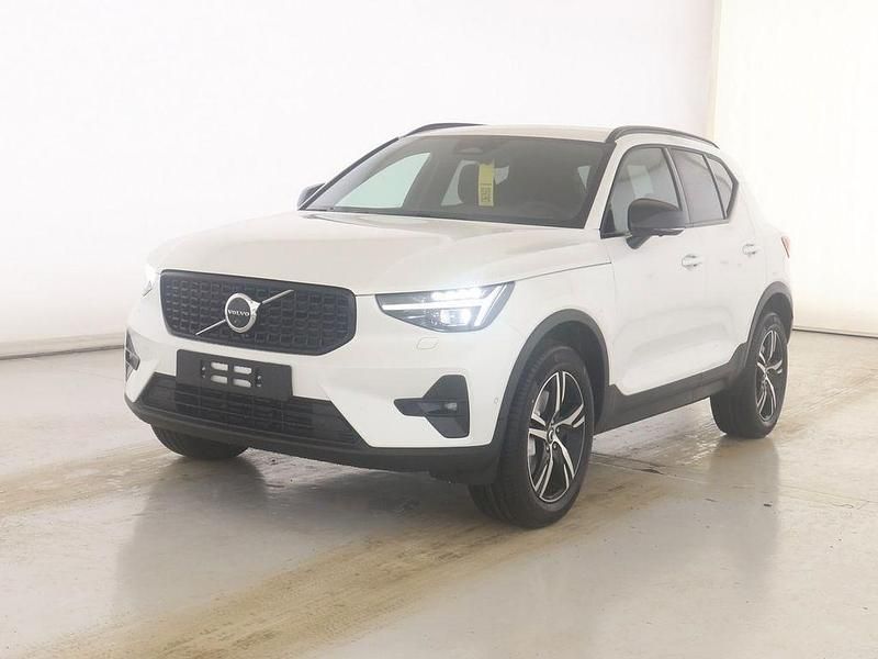 Weiß Gebraucht 2025 Volvo XC40 Plus SUV | 36.900 € (Guter Preis) - Bild 1/4