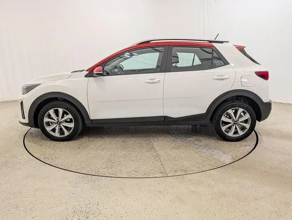 Gebraucht Kia Stonic Vision 101 PS (74 kW) 2023 Schneeweiss/orange SUV