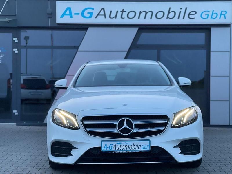 Gebraucht Mercedes E200 AMG line 184 PS (135 kW) 2016 Polarweiss  unilack Limousine