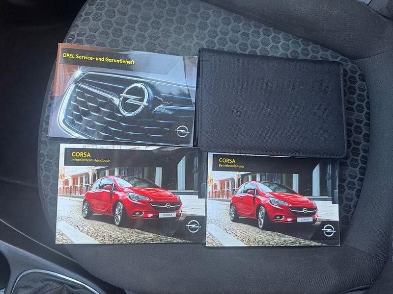 Gebraucht Opel Corsa Active 69 PS (50 kW) 2017 Silber Kleinwagen