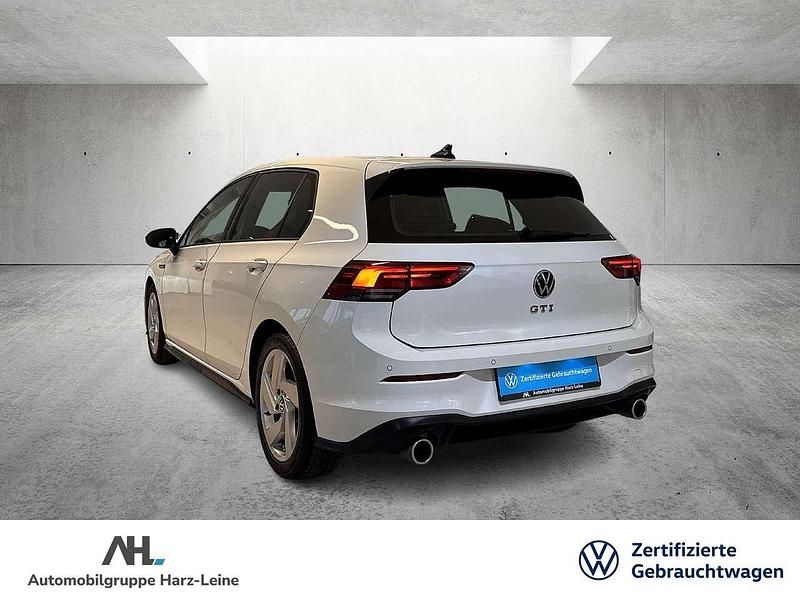 Gebraucht VW Golf VIII GTI 245 PS (180 kW) 2023 Weiß Limousine