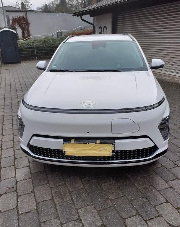 Weiß Neu 2025 Hyundai Kona Trend SUV | 29.650 € (Superpreis) - Bild 1/4