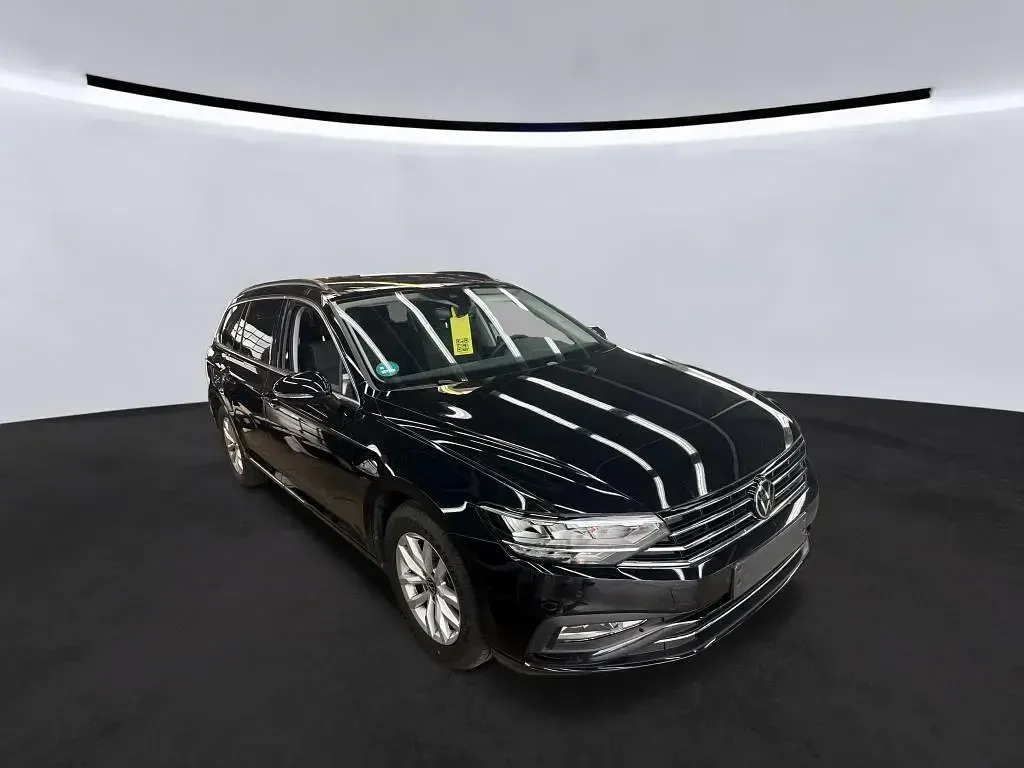 Gebraucht VW Passat Business 150 PS (110 kW) 2023 Deep black perleffekt Kombi