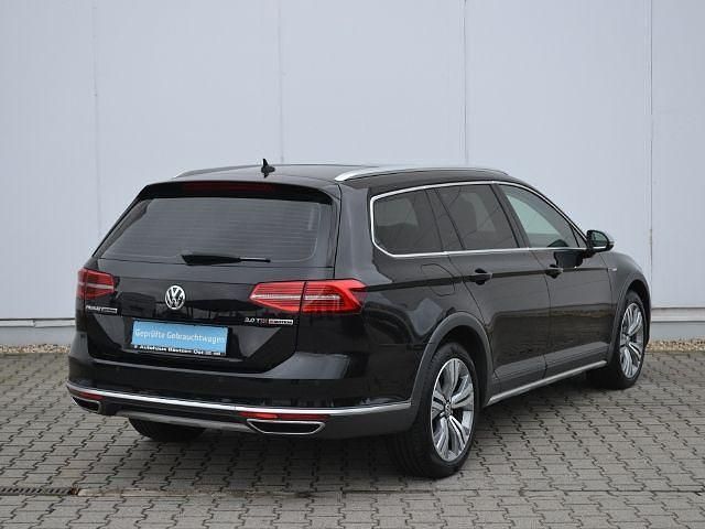 Gebraucht VW Passat Alltrack Pro 190 PS (139 kW) 2016 Schwarz (deep black perleffekt) Kombi