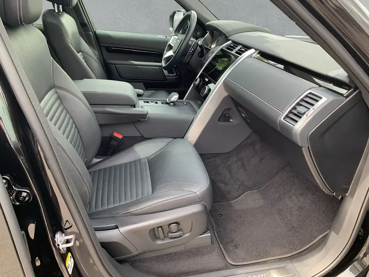 Gebraucht Land Rover Discovery SE Dynamic 249 PS (183 kW) 2023 Schwarz SUV