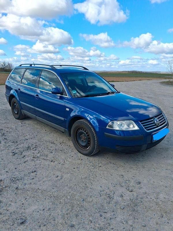 Gebraucht VW Passat 116 PS (85 kW) 2001 Blau Kombi