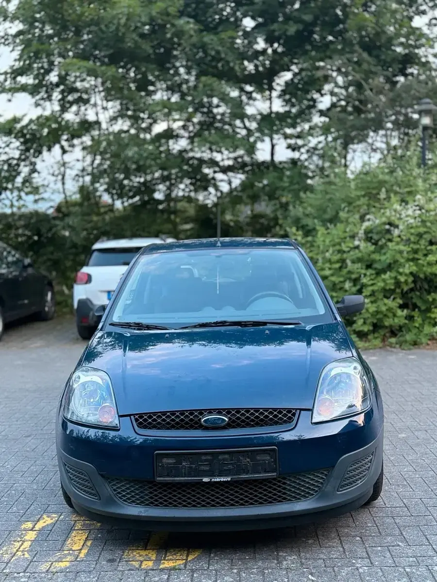 Gebraucht Ford Fiesta 60 PS (44 kW) 2008 Blau Kleinwagen