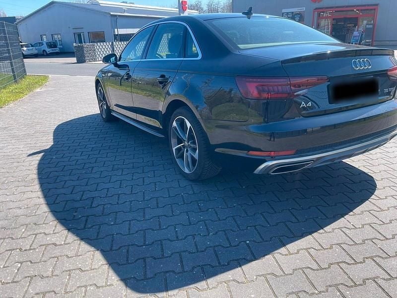 Gebraucht Audi A4 S-Line 150 PS (110 kW) 2019 Schwarz Limousine