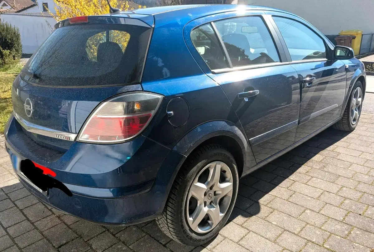 Gebraucht Opel Astra 125 PS (91 kW) 2008 Blau Kleinwagen