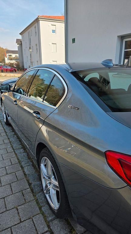 Gebraucht BMW 530e iPerformance 252 PS (185 kW) 2017 Silber Limousine