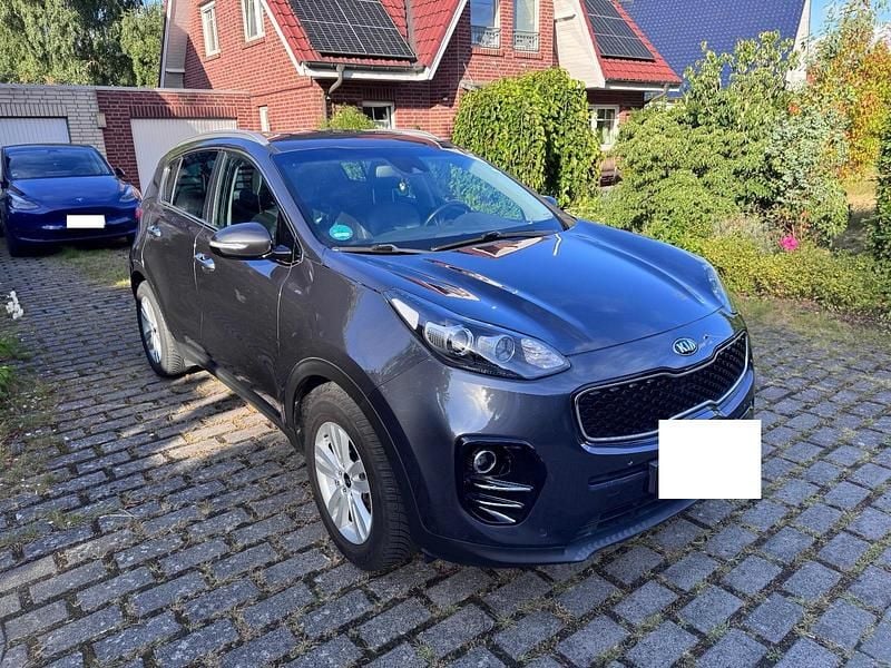 Grau Gebraucht 2018 Kia Sportage DREAM-TEAM Edition SUV | 14.500 € (Guter Preis) - Bild 1/4