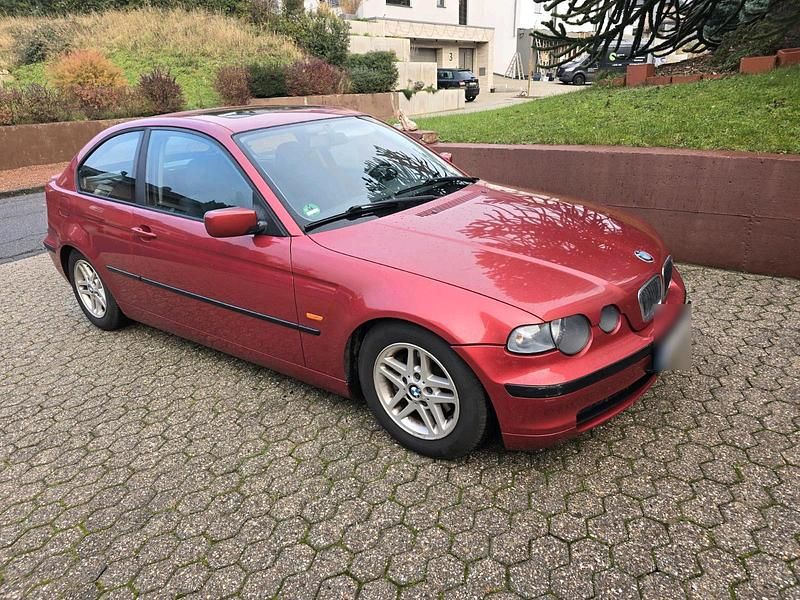 Gebraucht BMW 316 Compact 116 PS (85 kW) 2002 Rot Kleinwagen