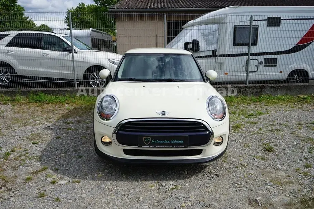 Gebraucht Mini Cooper Pepper 136 PS (100 kW) 2015 Weiß Kleinwagen