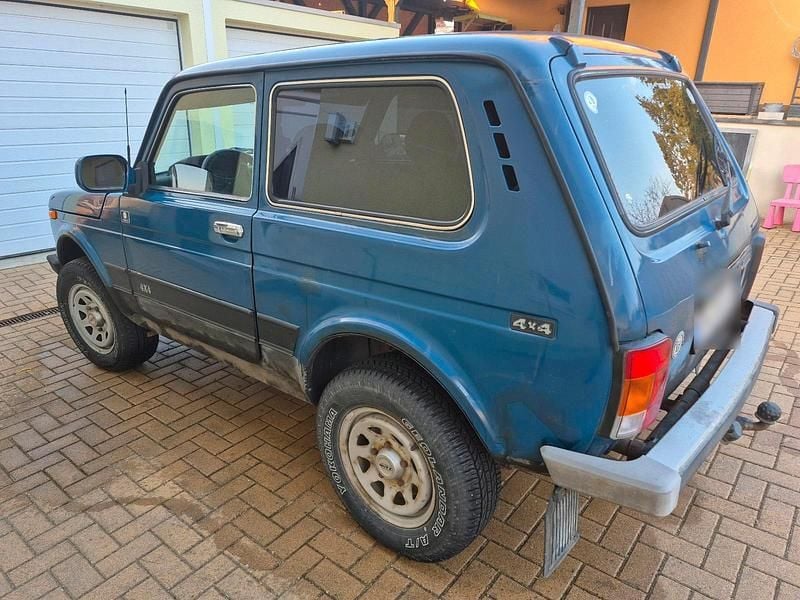 Gebraucht Lada niva 82 PS (60 kW) 2010 Blau SUV
