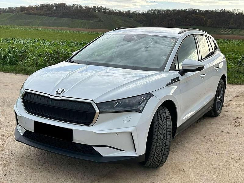 Weiß Gebraucht 2023 Skoda Enyaq iV SUV | 29.999 € (Guter Preis) - Bild 1/4