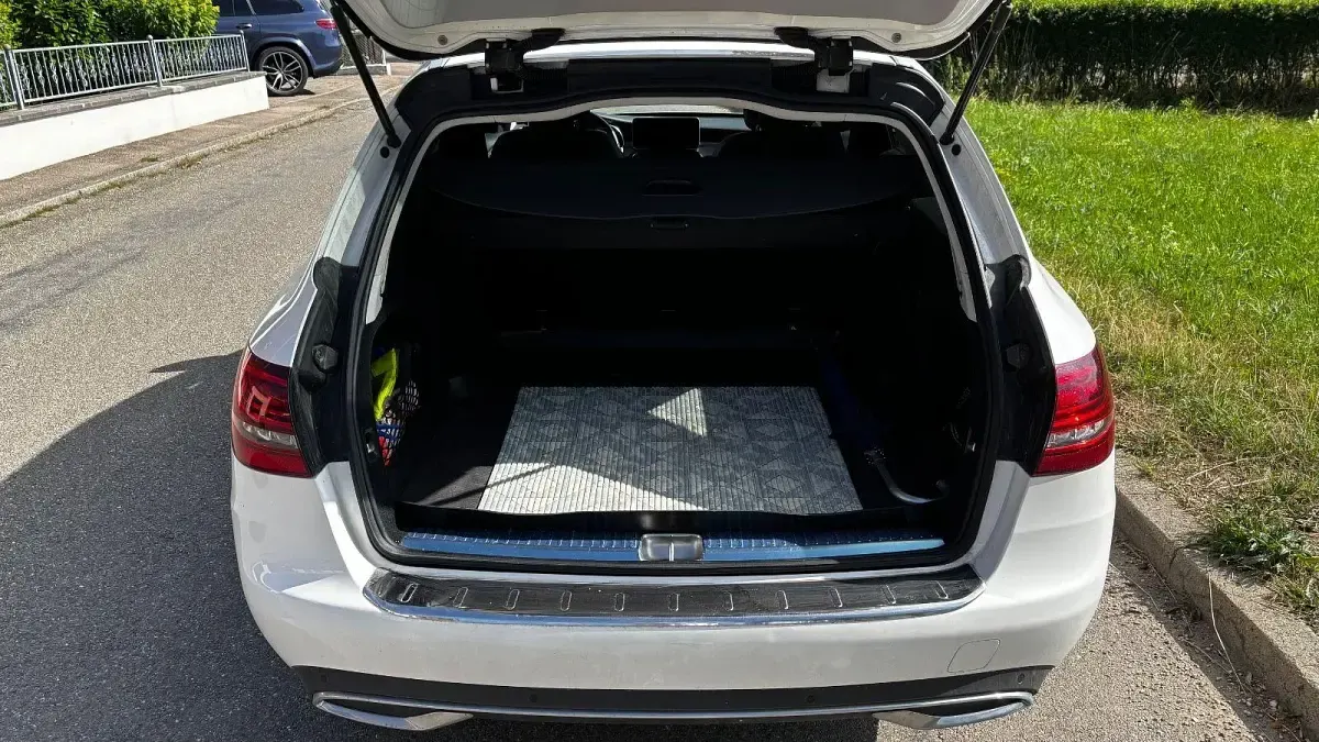 Gebraucht Mercedes C220 AMG 194 PS (142 kW) 2018 Weiß Kombi
