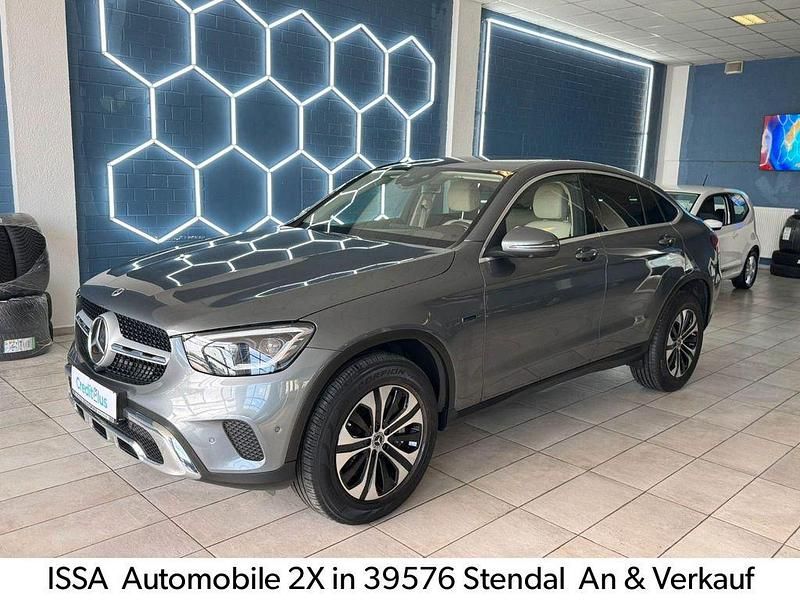 Grau Gebraucht 2021 Mercedes GLC300e Coupé | 37.999 € (Fairer Preis) - Bild 1/4